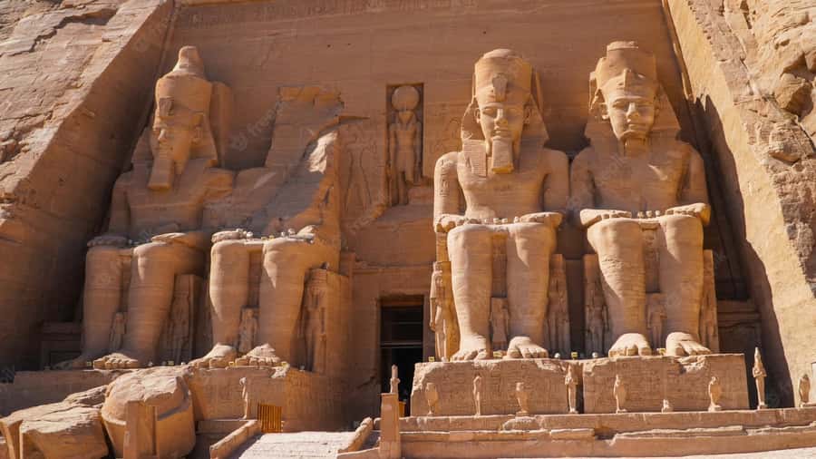 From Aswan: Abu Simbel Temple Day Trip with Hotel Pickup - The bus ride south to Abu Simbel