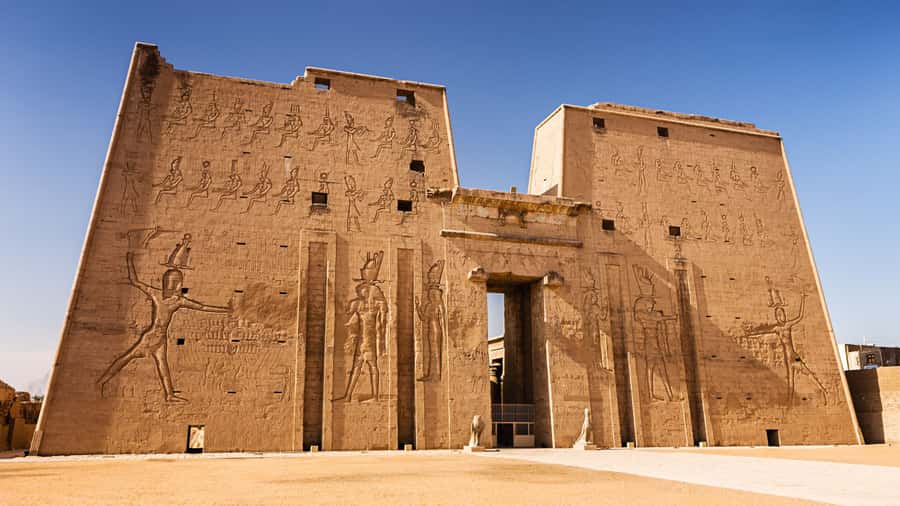 From Aswan: Overnight Nile Cruise to Luxor with Meals - Meals, drinks, Wi-Fi, and the real cost