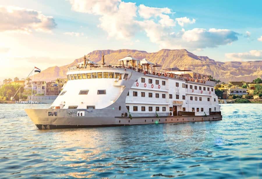 From Cairo: 3-Day Nile Cruise with Hot Air Balloon & Flights - Day 4: Abu Simbel before the flight home