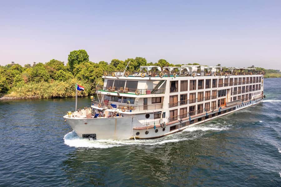From Cairo: 4-Day Nile Cruise to Aswan w/ Balloon & Flights - Day 3: Edfu by carriage and the two-god temple at Kom Ombo