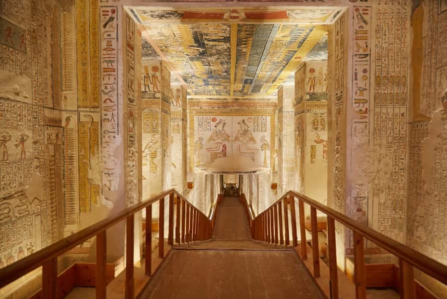 From Cairo: 4-Day Nile Cruise to Aswan w/ Balloon & Flights - Guides, language choices, and the pace of the days