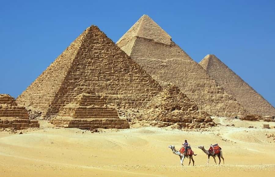 From Cairo: 5-Day Egypt Highlights Private Tour with Flights - Day 3: Edfu, Kom Ombo, and life on the Nile