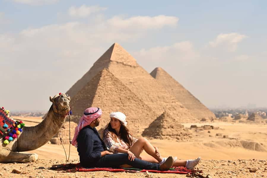 From Cairo: Half-Day Tour to Pyramids of Giza and the Sphinx - Meeting the Sphinx after the pyramids