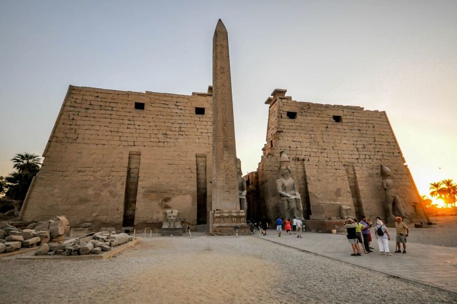 From Cairo: Small-Group Day Trip to Luxor by Plane - Choosing the return flight and handling the evening