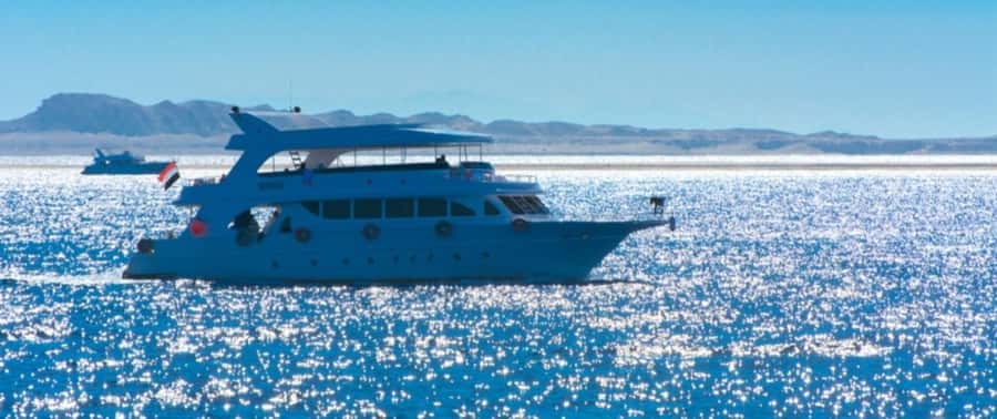 From Cairo: Snorkeling Trip on Yacht with Lunch - Boarding a yacht at Ain Sokhna