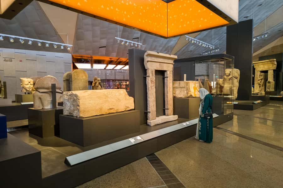 From Hurghada: Grand Egyptian Museum Pyramids Cairo Day Trip - The Sphinx and Valley Temple in a compact visit