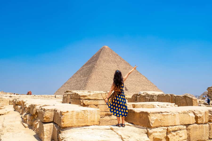 From Hurghada: Grand Egyptian Museum Pyramids Cairo Day Trip - Guides, group support, and the human side of the tour