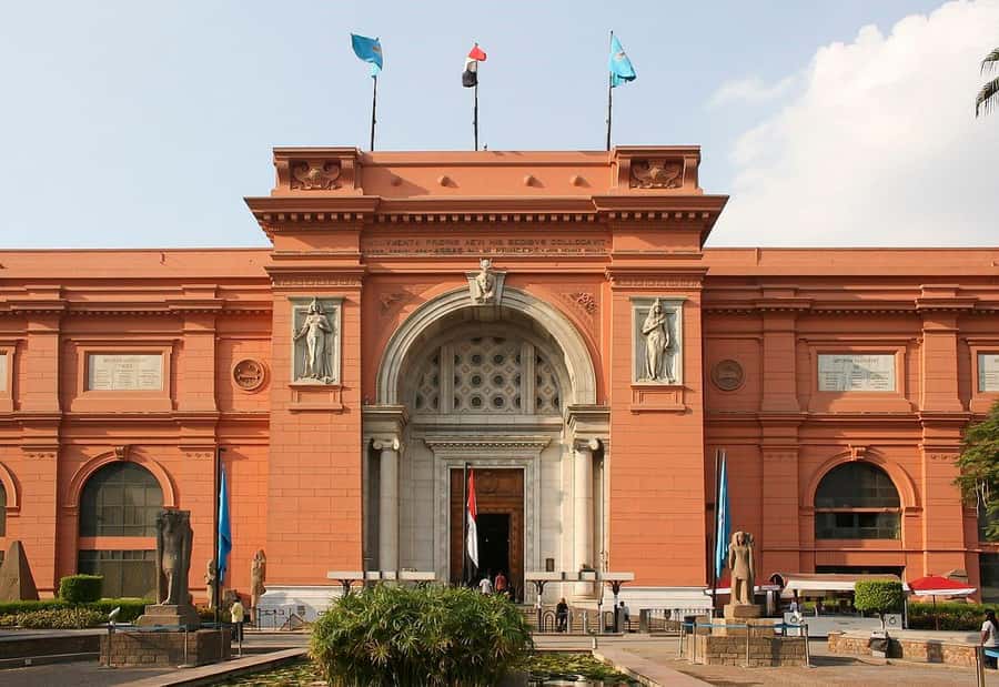 From Hurghada: Pyramids and Egyptian Museum Tour & Boat Ride - Thirty minutes on the Nile