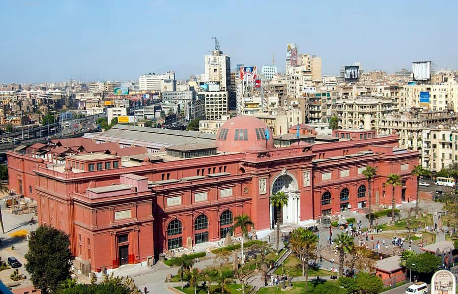 From Hurghada: Pyramids and Egyptian Museum Tour & Boat Ride - Shopping stops and the shape of the day