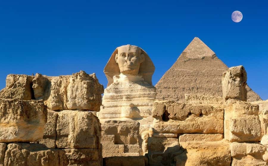 From Hurghada: Pyramids and Egyptian Museum Tour & Boat Ride - Leaving Hurghada before the day begins
