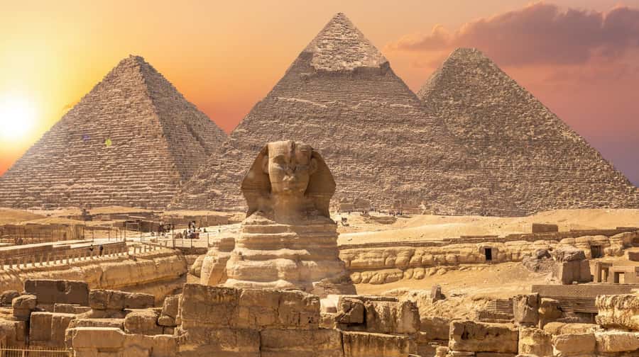 From Hurghada: Pyramids & Museum Small Group Tour by Van - Facing the Giza Pyramids and Sphinx
