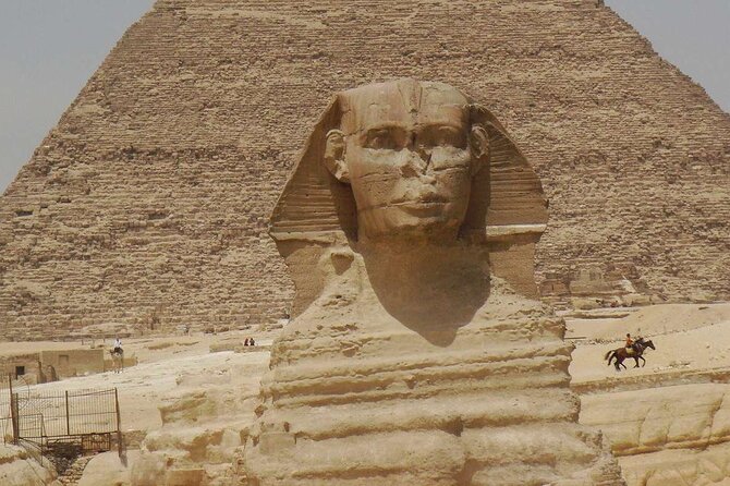 From Hurghada To Cairo and Giza Highlights Full-Day Tour - Lunch at a local restaurant