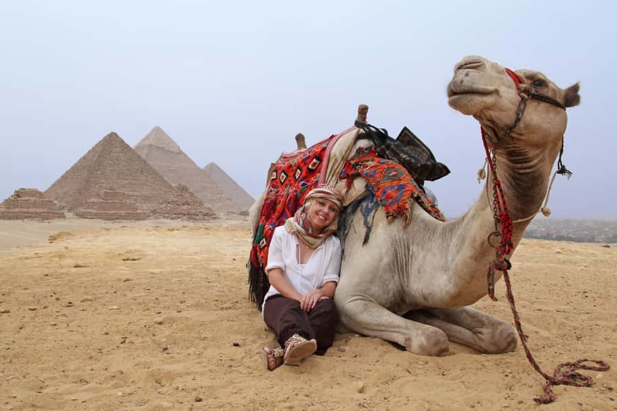 From Sharm El Sheikh: Cairo Pyramids Full-Day Tour by Plane - Khan El Khalili and the art of browsing