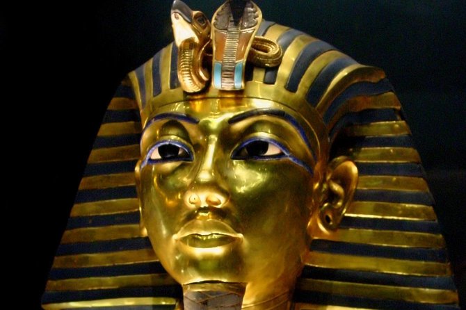 Full-Day Giza Pyramids, Egyptian Museum and bazaar Private Tour - Lunch with Egyptian food between the sights