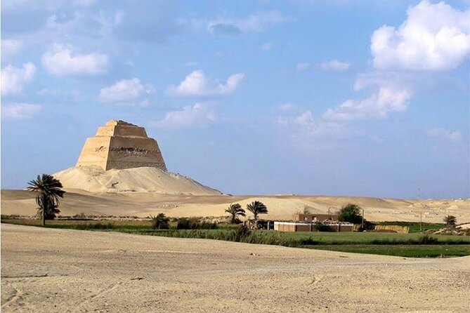 Full Day Guided tour to the Pyramids, Sphinx, Meidum And Dahshur - Lunch, Wi-Fi, and the practical value of the package
