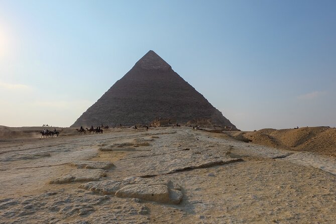 Full-Day Tour to Giza Pyramids, Memphis, and Saqqara with lunch - Who should book this experience?