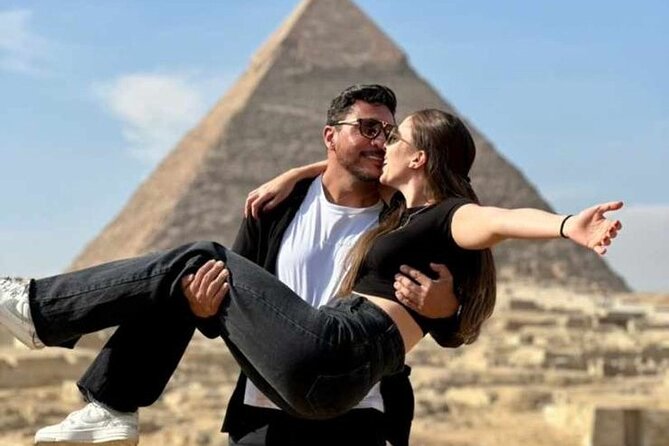 Full day Tour to Giza Pyramids, Sphinx and Saqqara - Getting close to the Great Sphinx