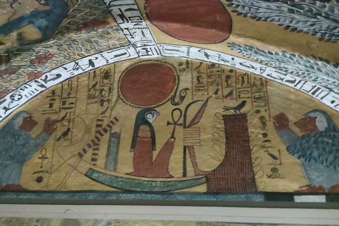 Full Day West bank Private Tour:Valley of kings and Queens & more - Colossi of Memnon, a quick but worthwhile pause