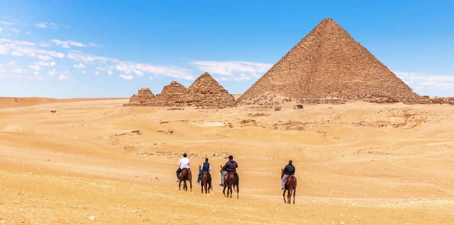 Giza: Arabian Horse Tour Around the Giza Pyramids - Meeting the Arabian horse