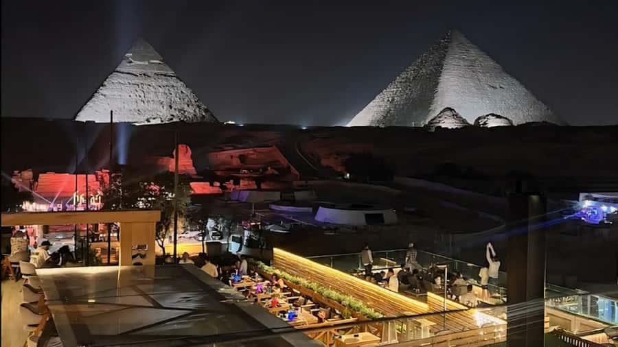 Giza: Dinner with Pyramids All Around You at Rooftop7000 - Why a rooftop dinner changes the Giza experience