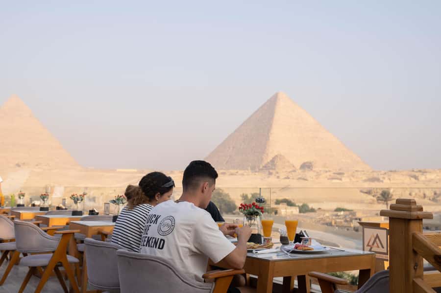 Giza: Dinner with Pyramids All Around You at Rooftop7000 - Who will enjoy this evening most