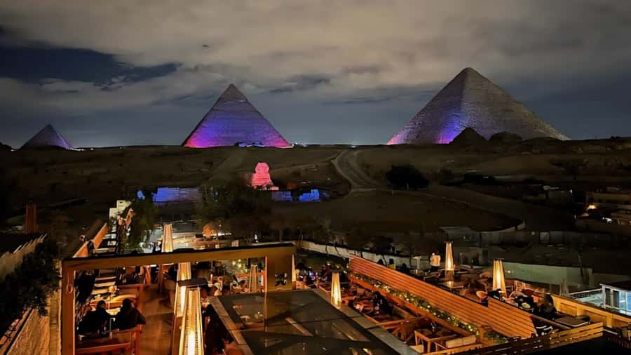 Giza: Dinner with Pyramids All Around You at Rooftop7000 - The 45-minute ride from Cairo or Giza