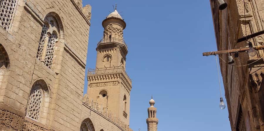 Giza: Egyptian Museum & Optional Khan el-Khalili Tour - Shared or private service changes the experience