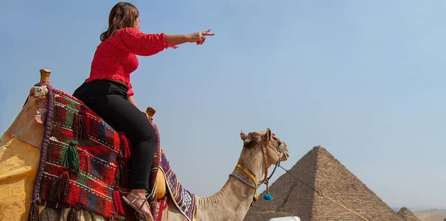 Giza: Pyramids at Sunset Guided Camel Tour - Seeing Khufu, Khafre, and Menkaure from the sand