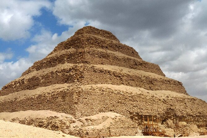Giza Pyramids, Sakkara and Memphis Day Tour - Giza, from the Great Pyramid to the Sphinx