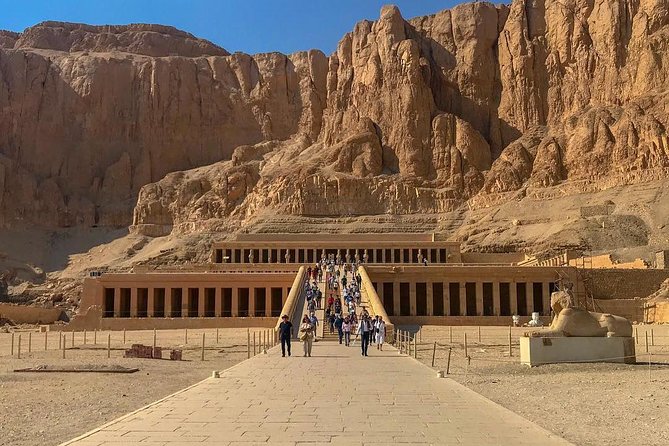 Guided Trip To the West Bank In Luxor - Valley of the Kings: one hour among the royal tombs