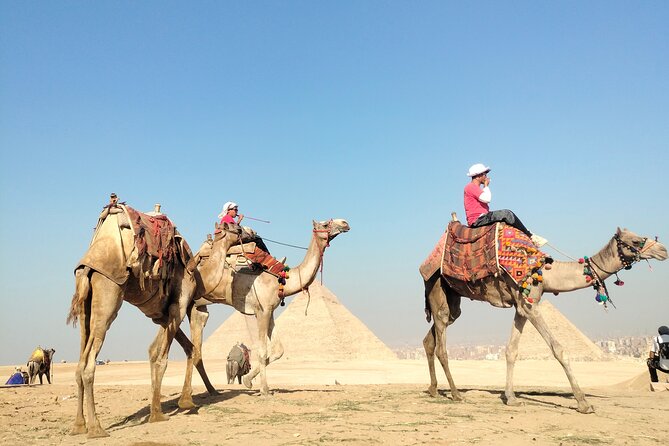Half day Giza pyramids and Sphinx tour with an Egyptologist - The panoramic viewpoint and the classic pyramid photo