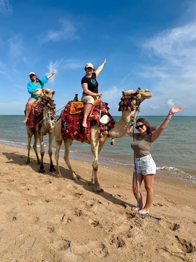 Hurghada: 1-Hour Desert & Beach Camel Ride with Transfers - The first few minutes on camelback