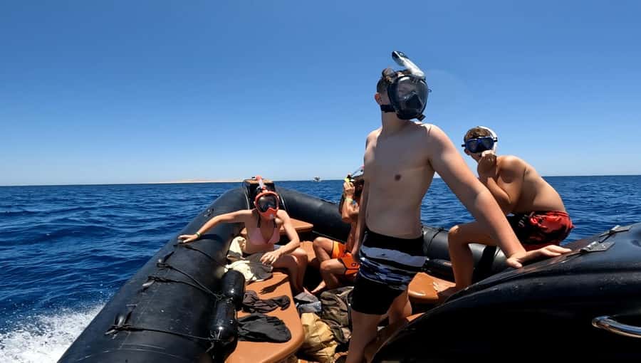 Hurghada: 3-Island Speedboat, Dolphin Watching & Snorkeling - Dolphin watching near Giftun Island