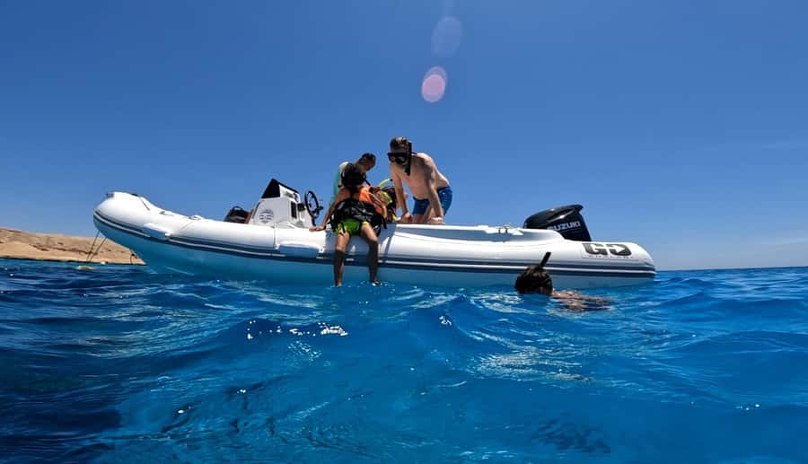 Hurghada: 4 Island Hopping Tour Dolphin, Snorkeling & Lunch - Leaving Hurghada by speedboat