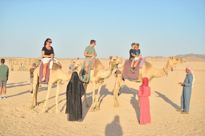 Hurghada: 4x4 Jeep Safari, Starwatching, Camel Ride & Dinner - Finding constellations through the telescope