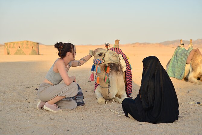 Hurghada: 4x4 Jeep Safari, Starwatching, Camel Ride & Dinner - The 4x4 ride through the stone desert