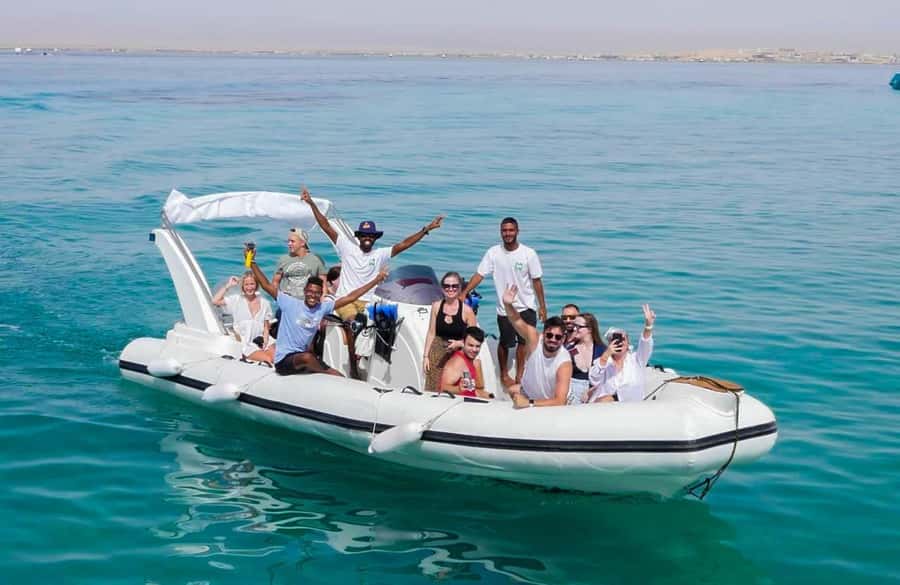 Hurghada: 6 Islands Tour with Dolphin Watching & Snorkelling - The wreck snorkel, the day’s most unusual stop