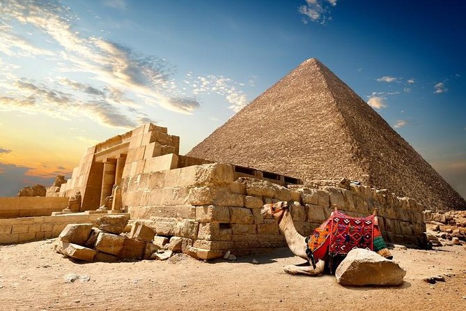 Hurghada: Cairo and Giza Highlights by mini Van with BBQ Lunch - A short felucca ride on the Nile