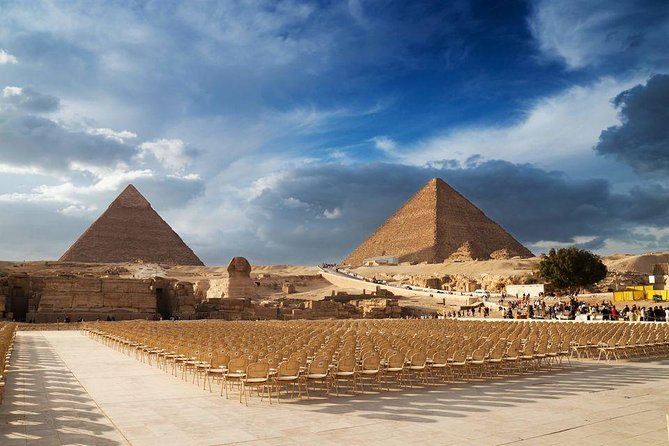 Hurghada: Cairo and Giza Highlights by mini Van with BBQ Lunch - The Giza Plateau and the three pyramids