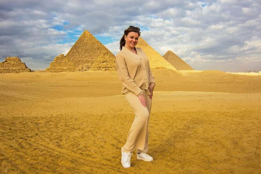 Hurghada: Cairo Pyramids, Sphinx & Egyptian Museum Day Trip - Adding the Nile boat ride and Tahrir Square