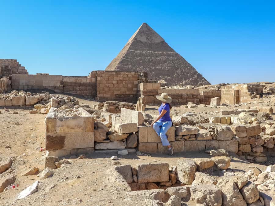 Hurghada: Cairo Pyramids, Sphinx, Museum & Bazaar Day Tour - Ancient Egypt inside the museum