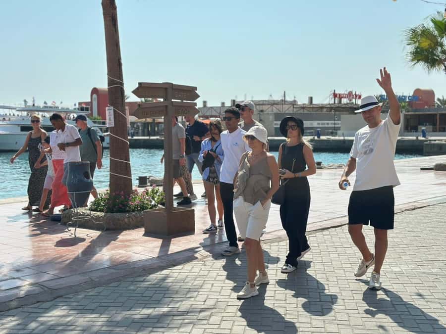 Hurghada: City Guided Tour with Local Market Stop - What $25 gets you