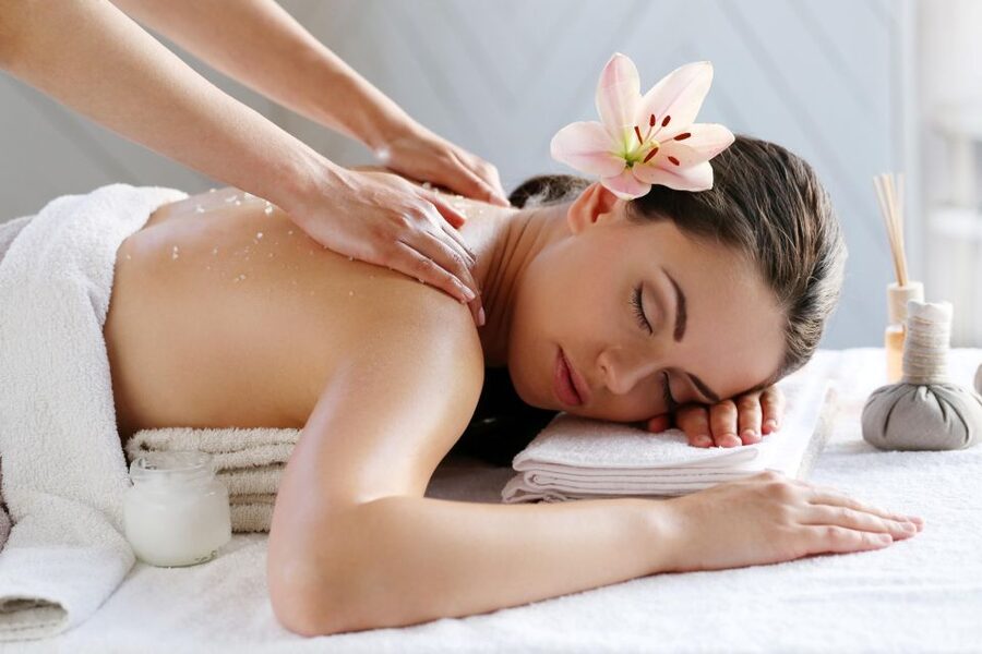 Hurghada: Cleopatra Plus Spa, Massage, Shared Tour - The welcome, lockers, and first cup of Tang juice