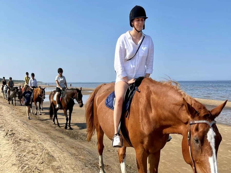 Hurghada: Desert and Sea Horseback Riding Tour with Transfer - Guides who make a real difference