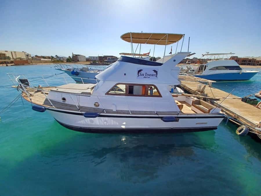 Hurghada: Elegance Yacht Cruise To Orange bay Island W lunch - Lunch with shrimp, fish, and calamari