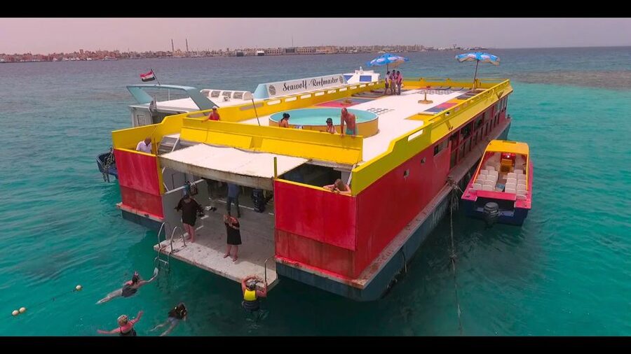 Hurghada: Empire Submarine Boat Trip with Snorkel and Drinks - The photo service and the small extra cost