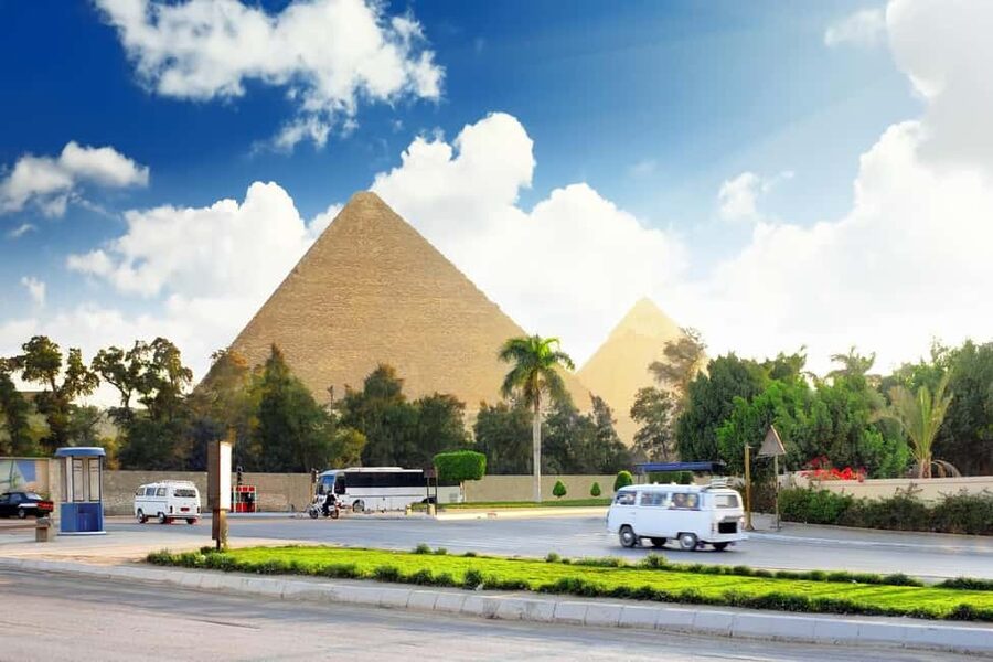 Hurghada: Full-Day Tour to Cairo by Plane with Egyptologist - The Giza Plateau and the Great Pyramids