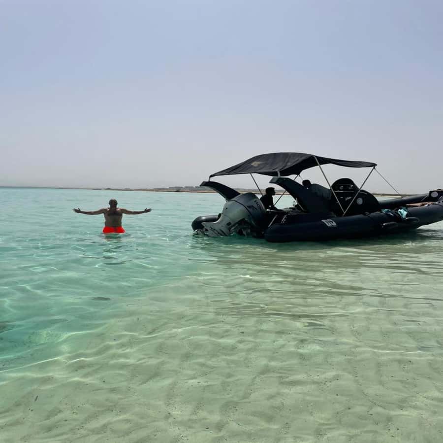 Hurghada: Giftun Island Orange Bay Speedboat Cruise & Lunch - Parasailing and optional extras