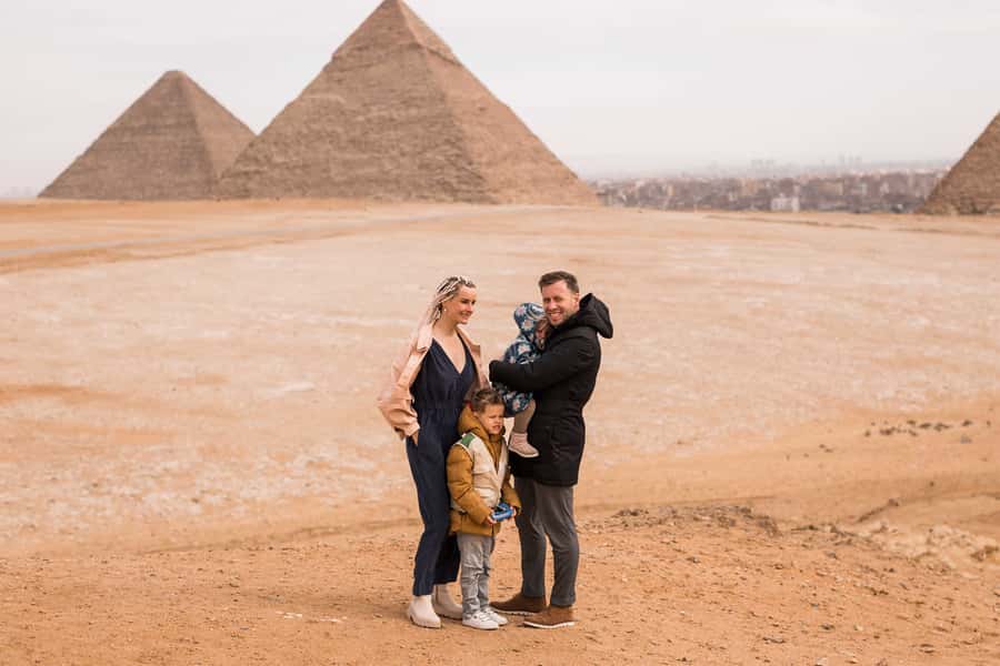 Hurghada: Giza Pyramids, Sphinx, Museum & Old Souq Day Trip - A generous local lunch
