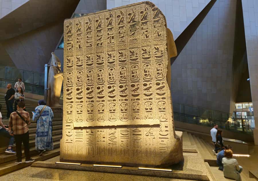 Hurghada: Grand Egyptian Museum, Pyramids & Sphinx Day Tour - A guide can make or break this Cairo day